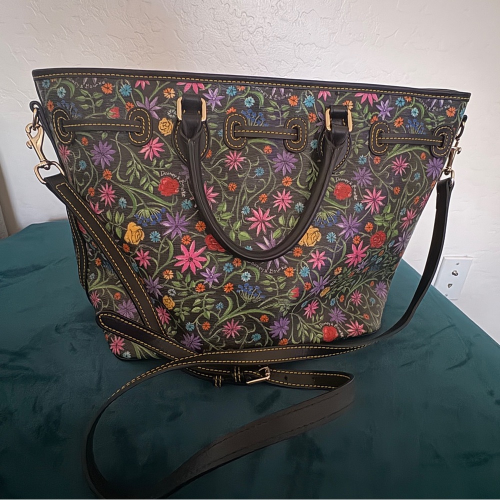 Dooney & Bourke Black Floral Tote Bag with Structured Design and Leather Handles